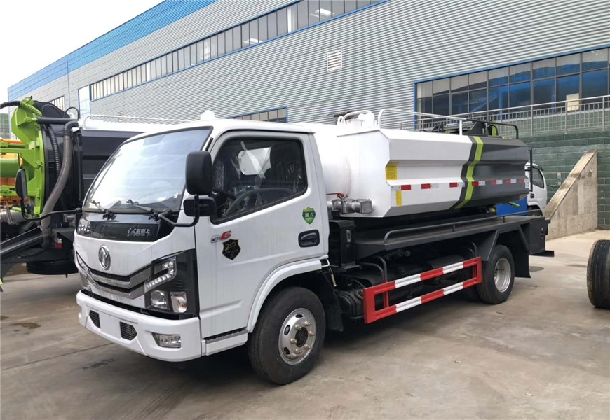 東風小多利卡清洗吸污車