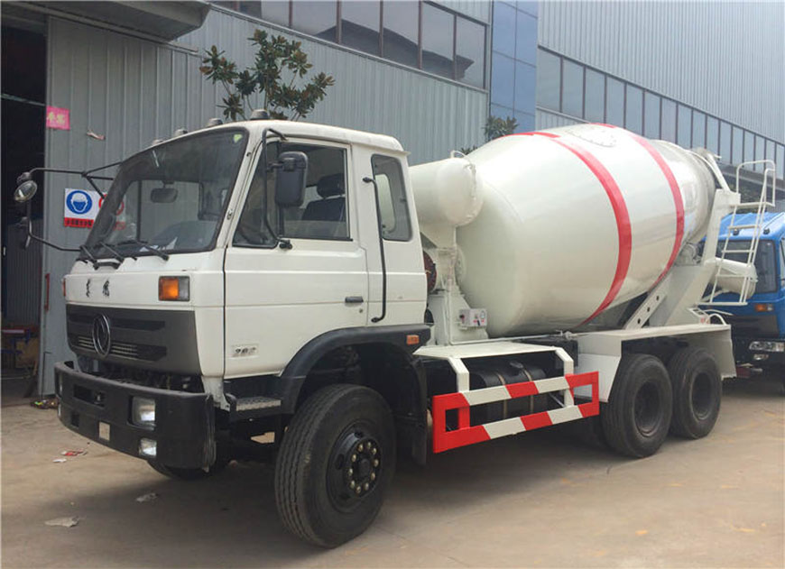 東風(fēng)153款8方攪拌車(chē)